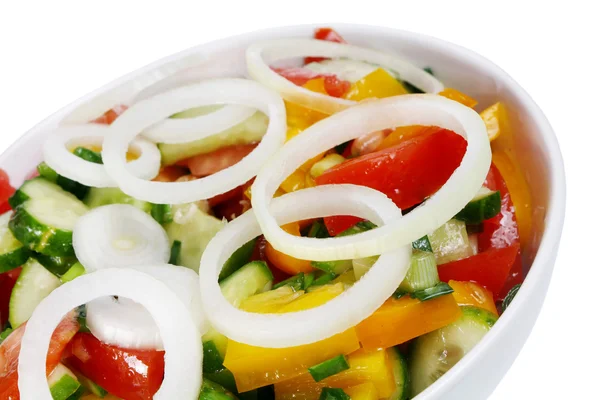 Овощной салат с луком — стоковое фото