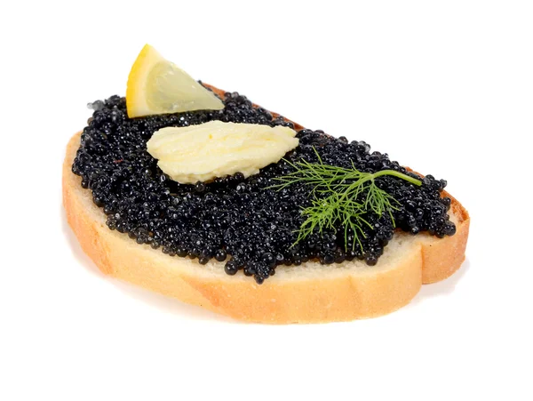 Caviar preto está em um pequeno cesto panário — Fotografia de Stock