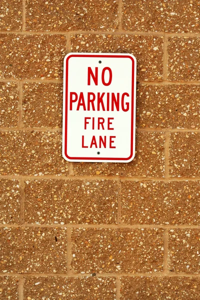 Nessun segno di corsia di fuoco parcheggio — Foto Stock