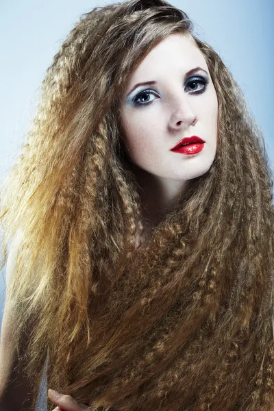 Mode portret van een jonge mooie redhead vrouw — Stockfoto