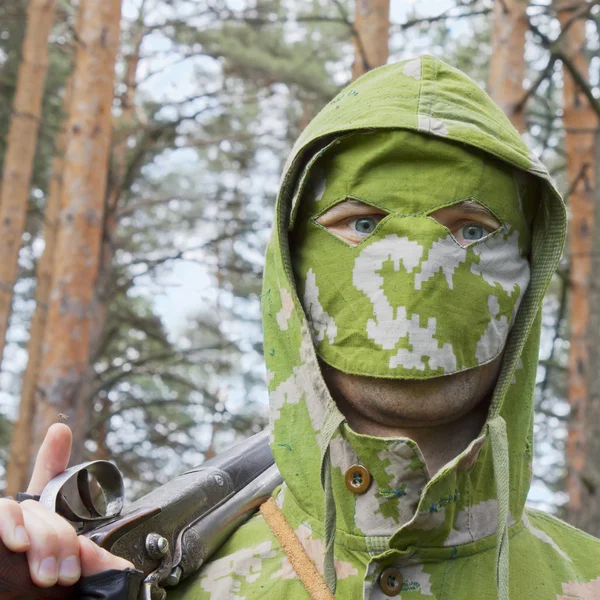 Hunter in camouflage — Stock Photo, Image