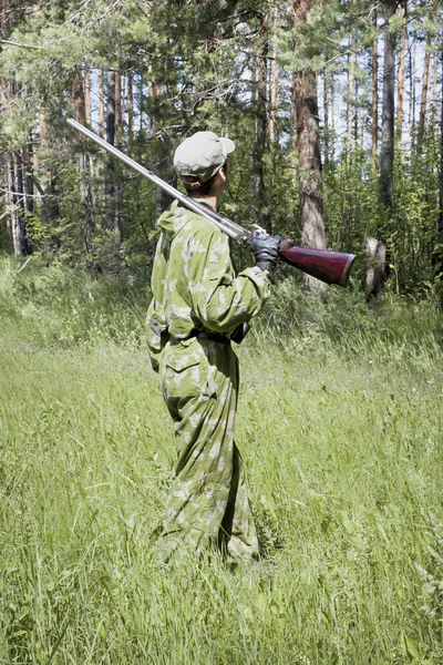 The shooter in camouflage — Stock Photo, Image