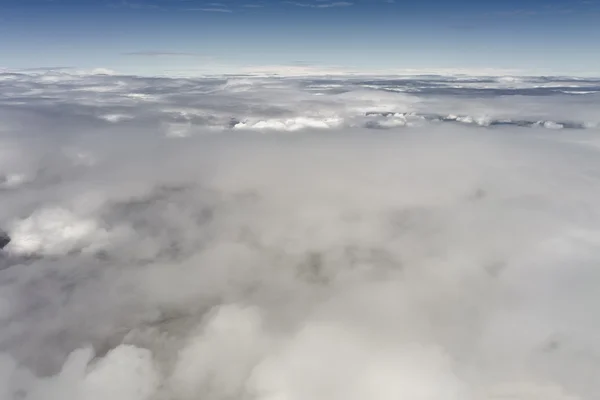 Voo sobre nuvens — Fotografia de Stock