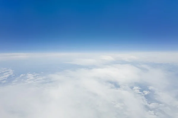 Voo sobre nuvens — Fotografia de Stock