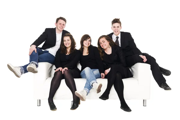 Grupp i en soffa — Stockfoto