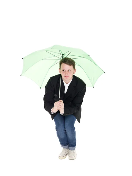 Jongeman met paraplu — Stockfoto