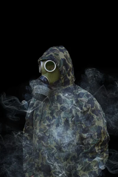 Hombre con máscara anti-gas —  Fotos de Stock