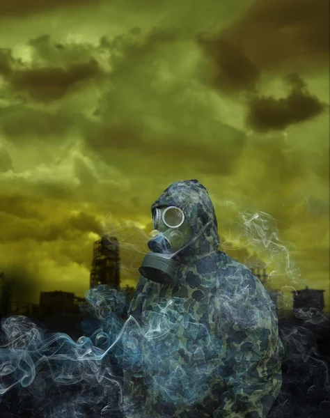Man in anti-gas mask — Stock Photo, Image