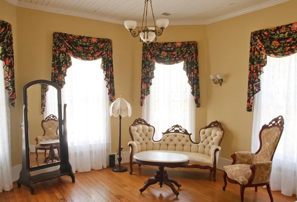 Old Traditional Sitting Room — Stock Photo, Image