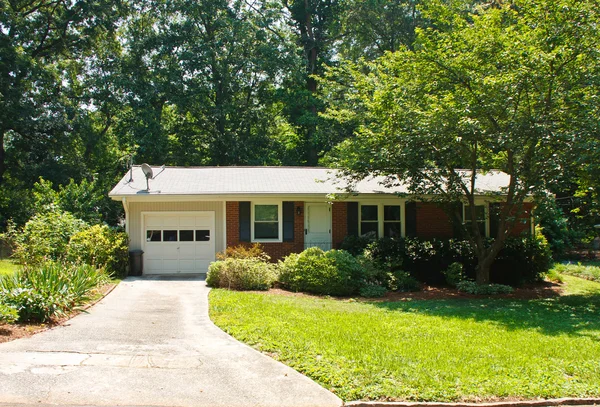 Fotos de Bungalow de stock, Bungalow imágenes libres de derechos