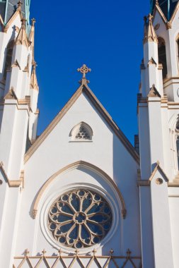 Beyaz Kilise 'de İkiz Çan Kulesi