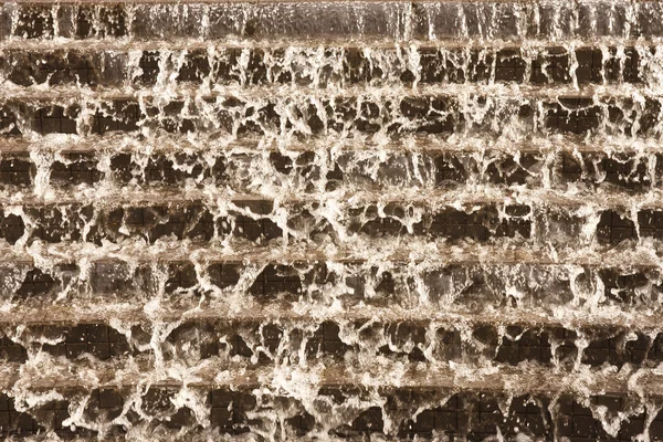 एक दगड फाउंटन खाली वाहणारे पाणी — स्टॉक फोटो, इमेज