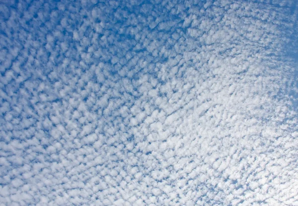 Krásné nebe s mraky na pozadí — Stock fotografie
