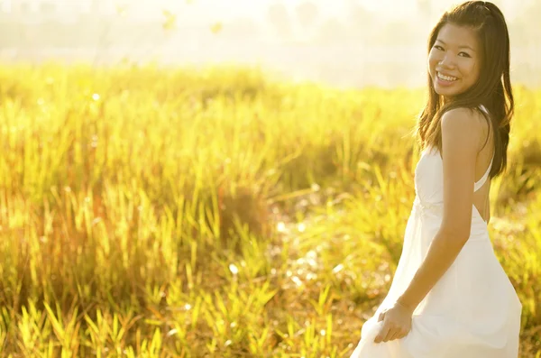 Sposa all'aperto — Foto Stock