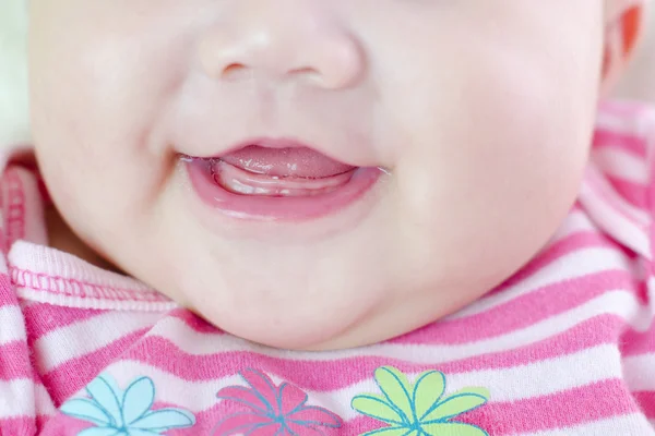 Sonrisa sin dientes — Foto de Stock
