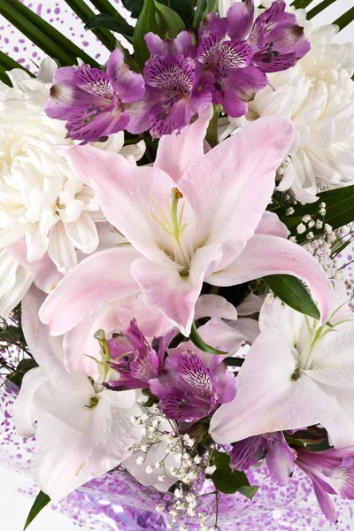 Bouquet de lys et de chrysanthèmes — Photo