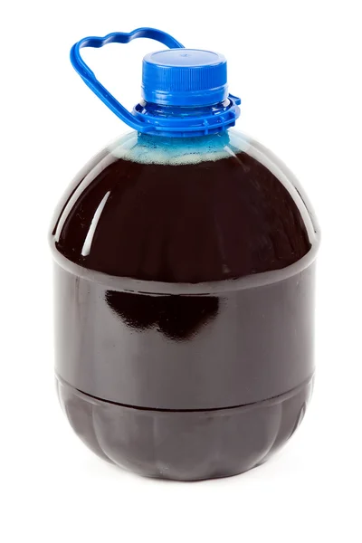 Большая бутылка свежих квас — стоковое фото