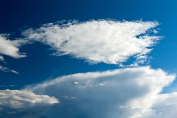 구름 푸른 하늘 — 스톡 사진