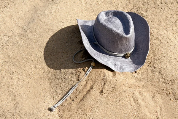 Fioletowy kapelusz z paskiem — Zdjęcie stockowe