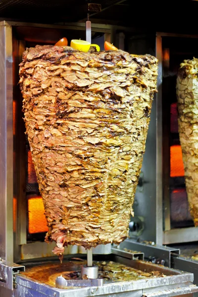 Kebab w grill — Zdjęcie stockowe