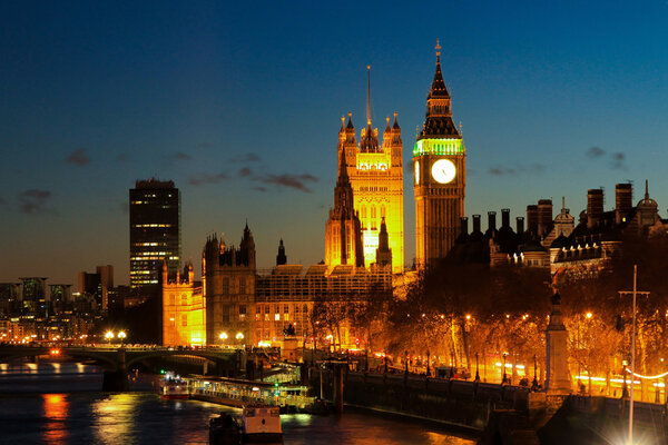 Big Ben clock Tower in London at night