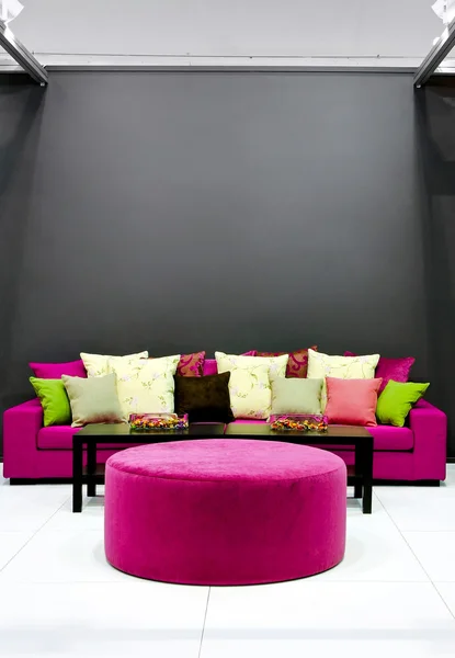 Sofá roxo — Fotografia de Stock