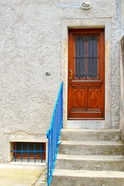 Вход в дом — стоковое фото
