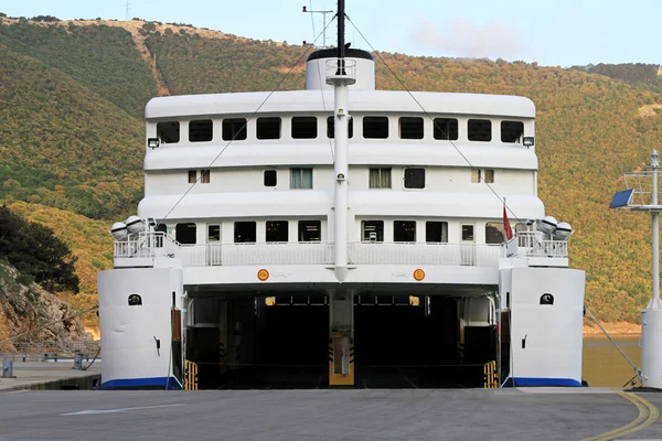 Barco de ferry aberto — Fotografia de Stock