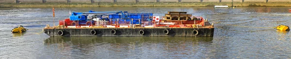Barge at Thames — Stock Photo, Image