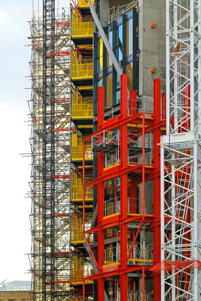 Byggande byggnadsställningar — Stockfoto