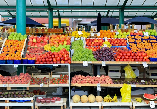 Frukt marknaden — Stockfoto