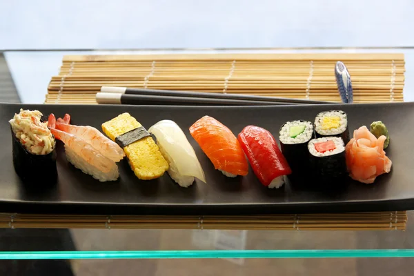 Assiette sushi — Photo
