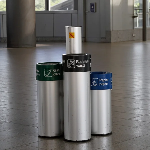 재활용 쓰레기통 — 스톡 사진