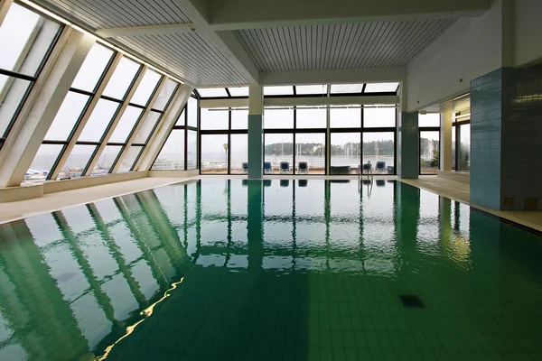 Indoor swimming pool — Stock Photo, Image