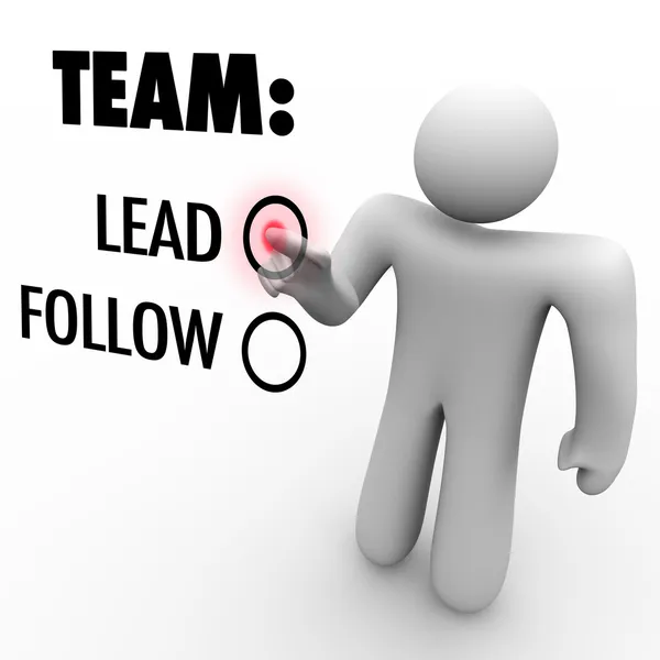 Choisissez de diriger l'équipe ou de suivre - Homme avec des aspirations — Photo