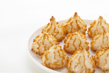 Coconut macaroons clipart