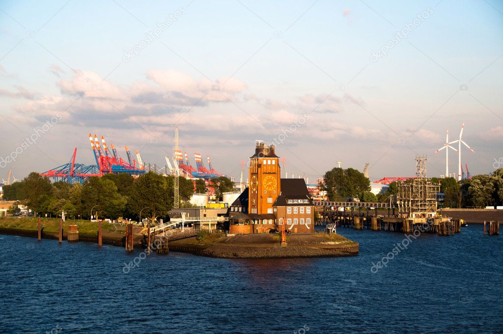 Hamburg harbor - Pilot house