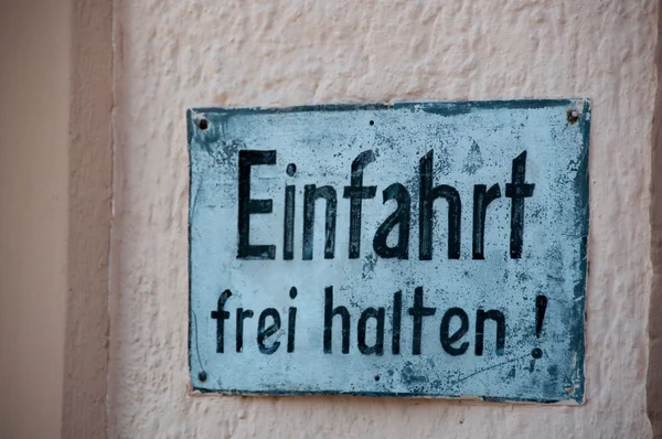 Vecchio tedesco Nessun segno di parcheggio — Foto Stock