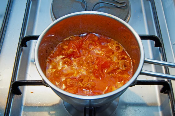 Сковорода для соуса — стоковое фото