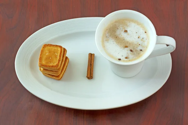 Cappuccino ve tarçın — Stok fotoğraf