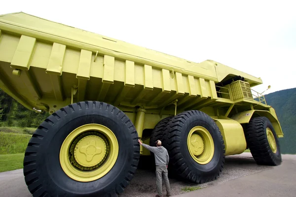Duża ciężarówka — Zdjęcie stockowe