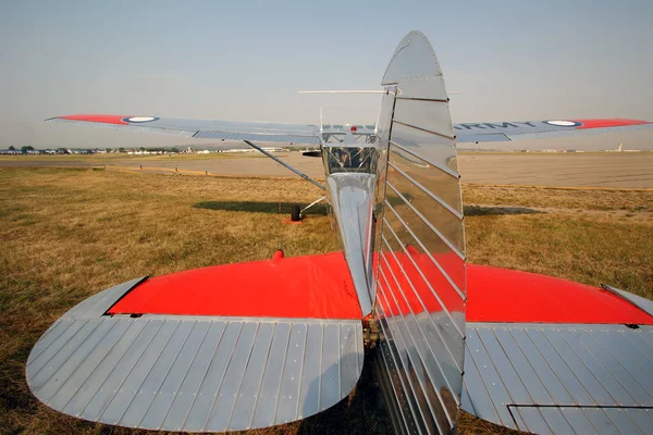 Einmotoriges Flugzeug — Stockfoto