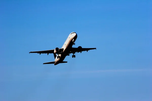 Take off with blue sky — Stock Photo, Image