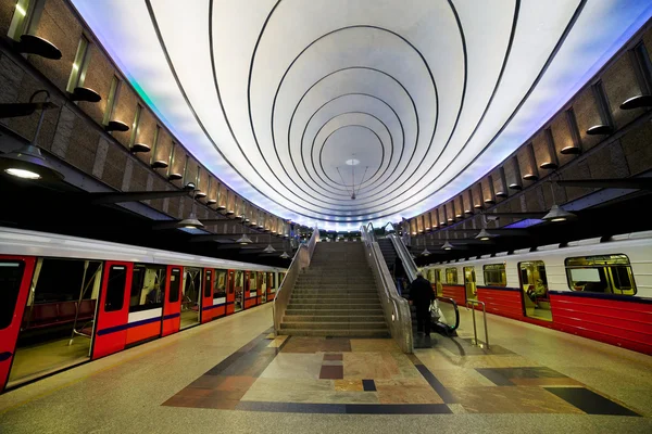 Platforma současného metra — Stock fotografie