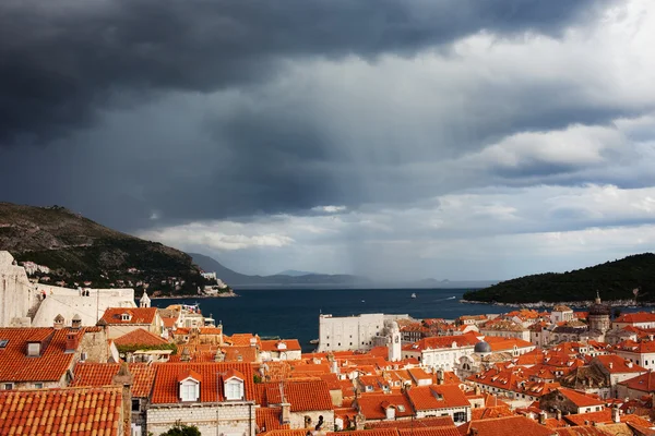 Unwetter über Dubrovnik-Stadt — Stockfoto