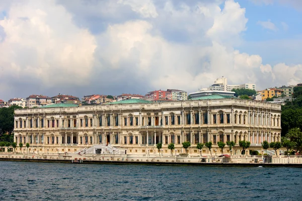 Ciragan Palace in Istanbul — Stock Photo, Image