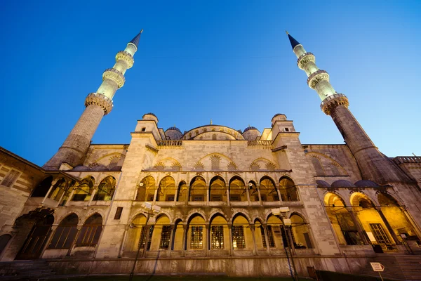 Blå moskén på kvällen — Stockfoto