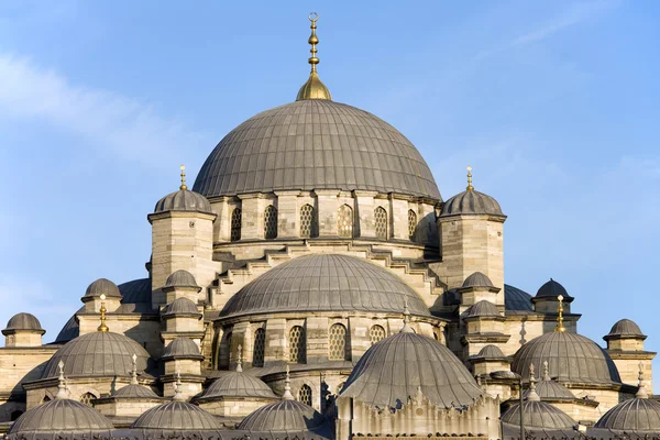 Новая мечеть в Стамбуле — стоковое фото