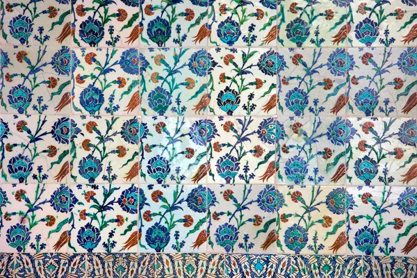 Iznik Keramika s květinovým vzorem — Stock fotografie