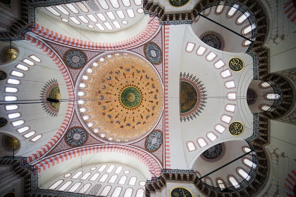 スレイマニエ ・ モスクの天井 — ストック写真